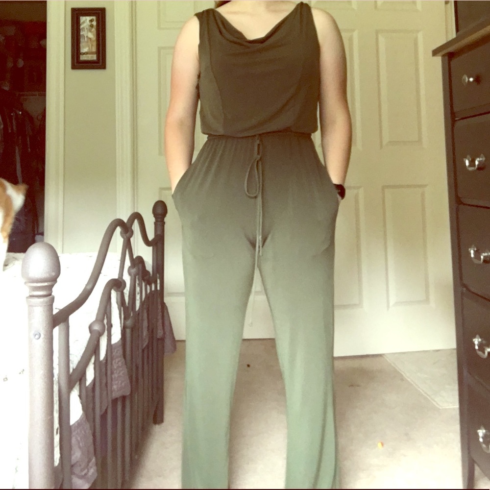 Cute green romper with pockets